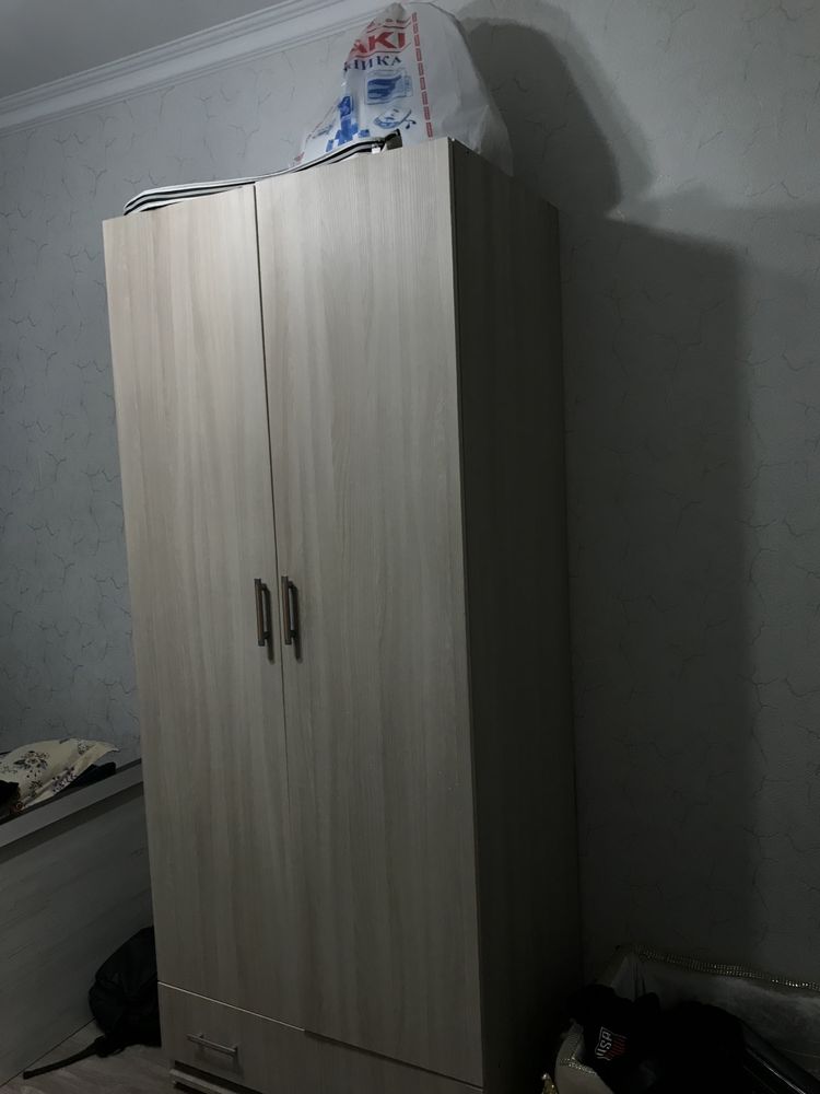 Продается шкаф для одежды.