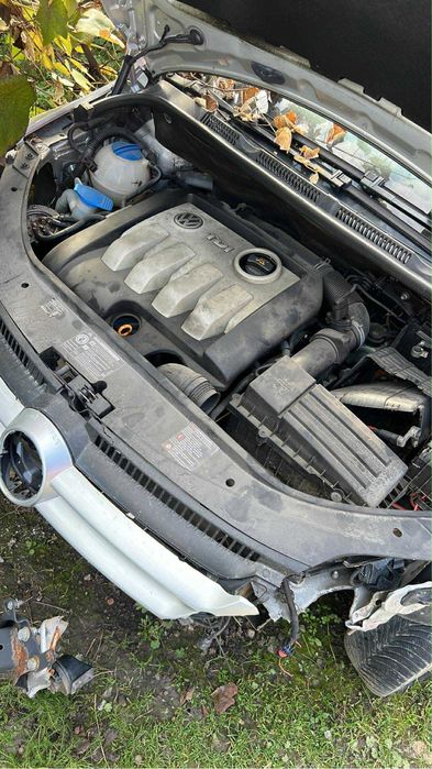 Vand Golf 5 plus din 2007 lovit partea stanga