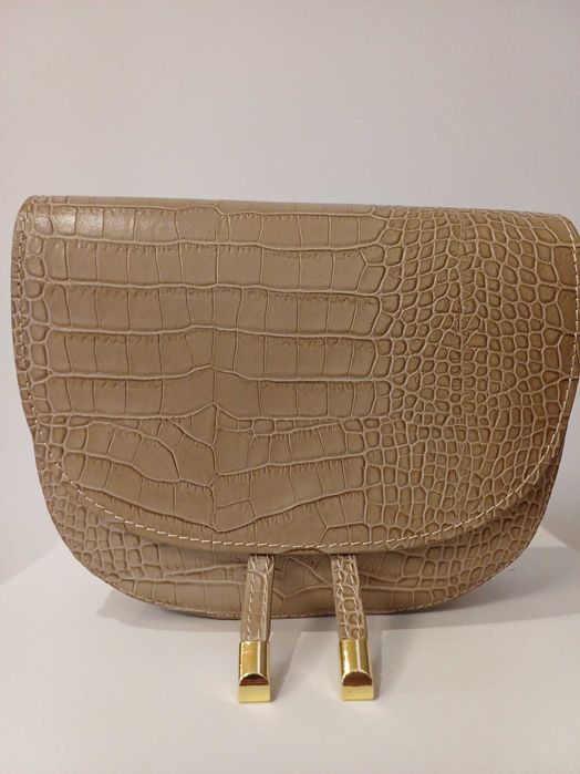 Малка дамска чанта от естествена кожа