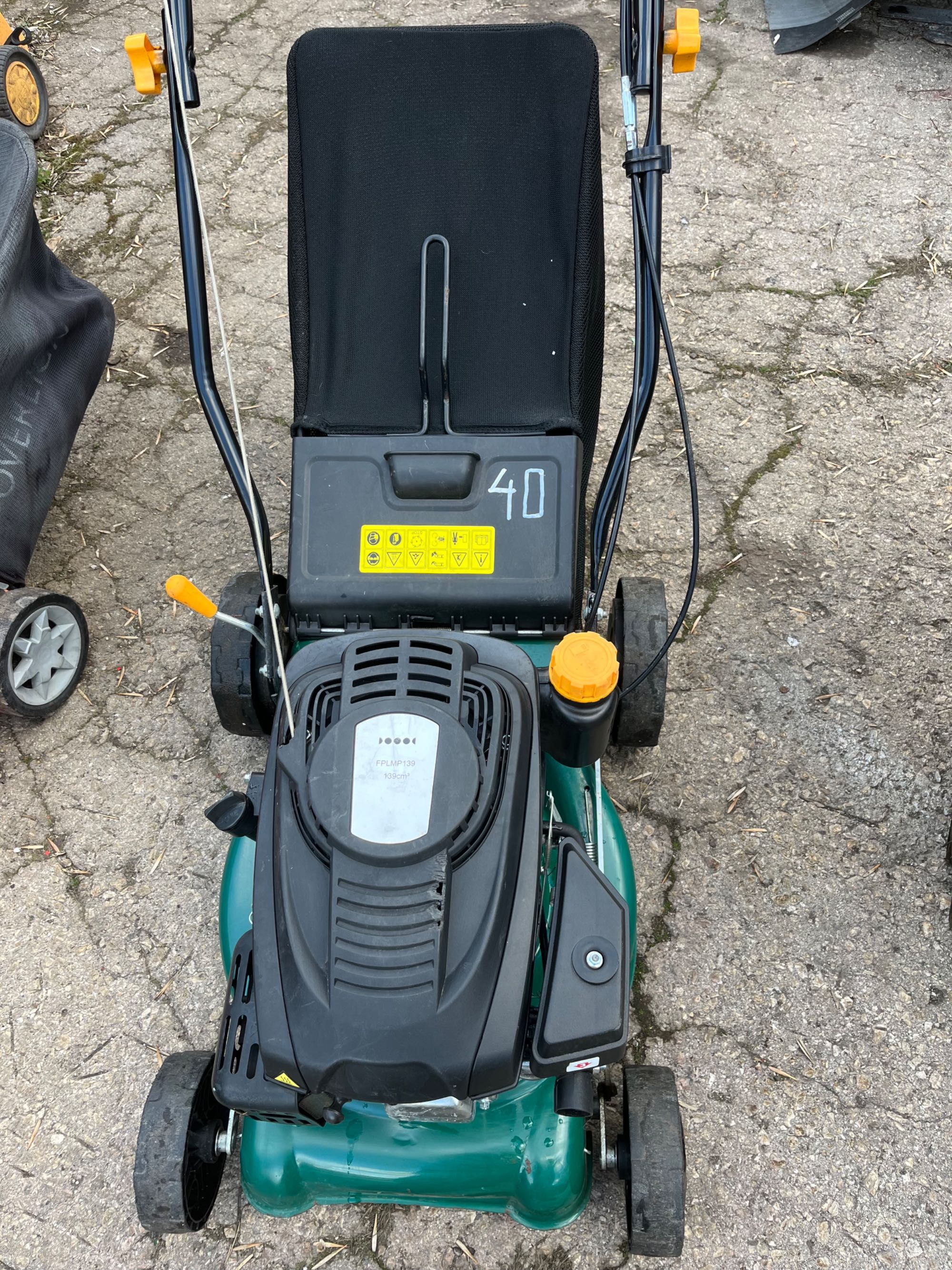 40:Самоходна моторна косачка 4.7 hp