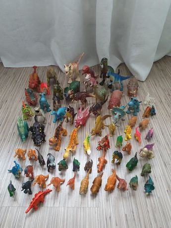 Lot dinozauri plastic jucărie