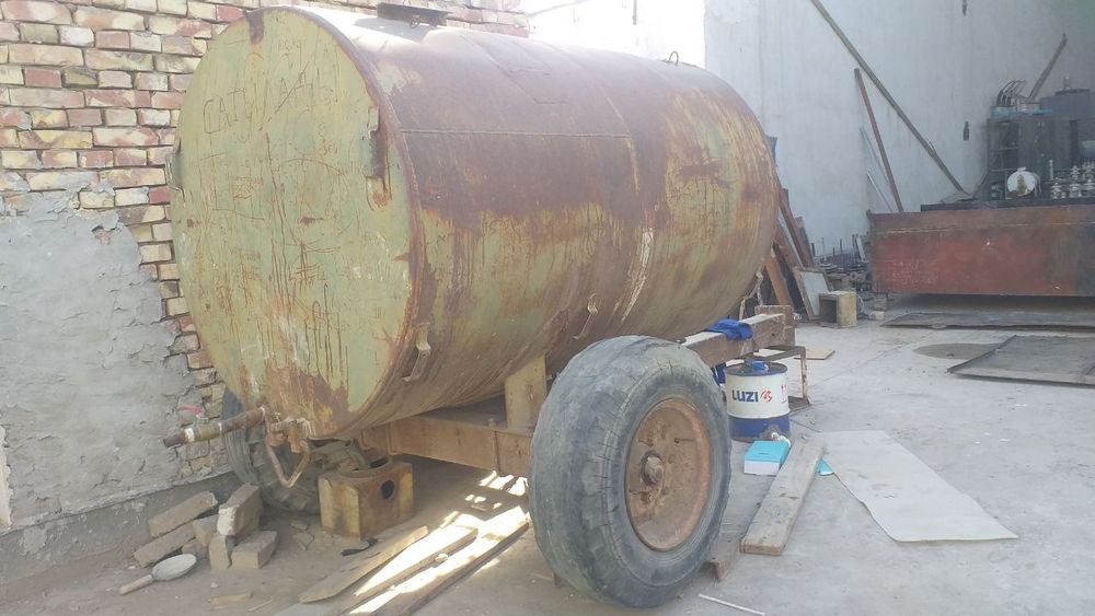 Ёмкость сатылады, 3 тонналык, жагдайы жаксы