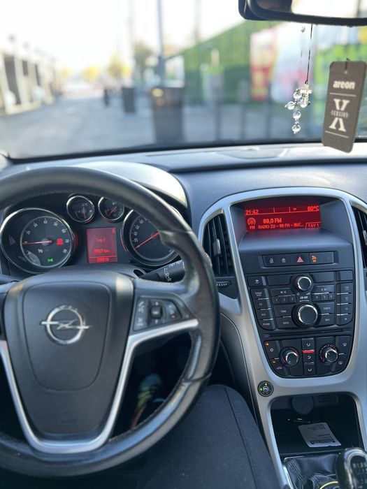 Opel Astra J 2011 1.6 benzina + GPL NOU accept variante