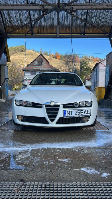 Vând Alfa Romeo 159