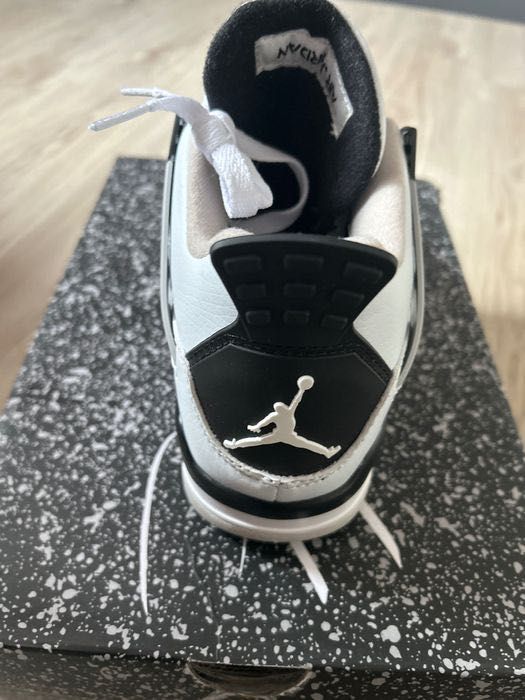 Air Jordan 4 retro