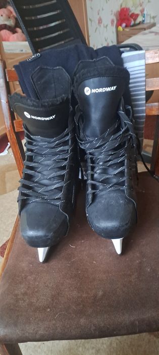 коньки хоккейные