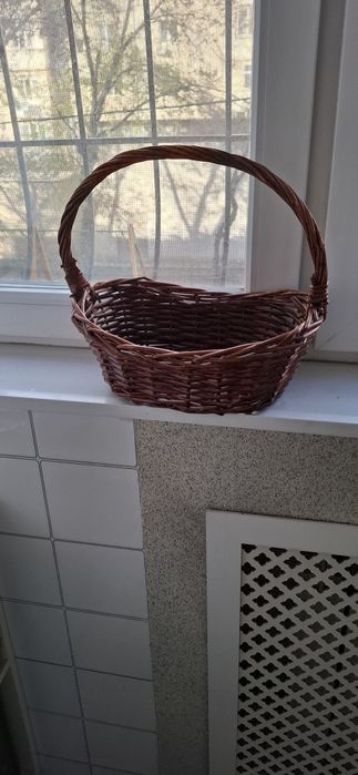 Продам корзину в хорошем состоянии.