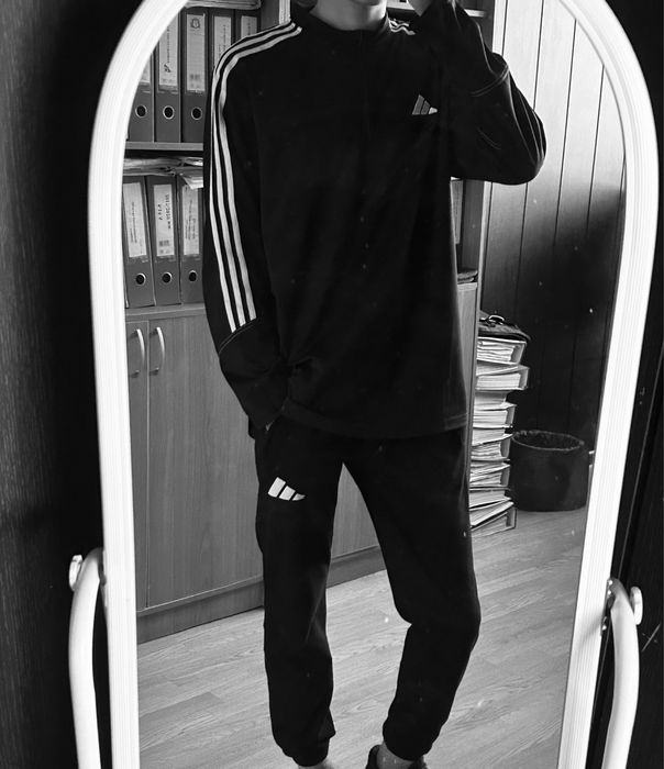 Адидас двойкаа..