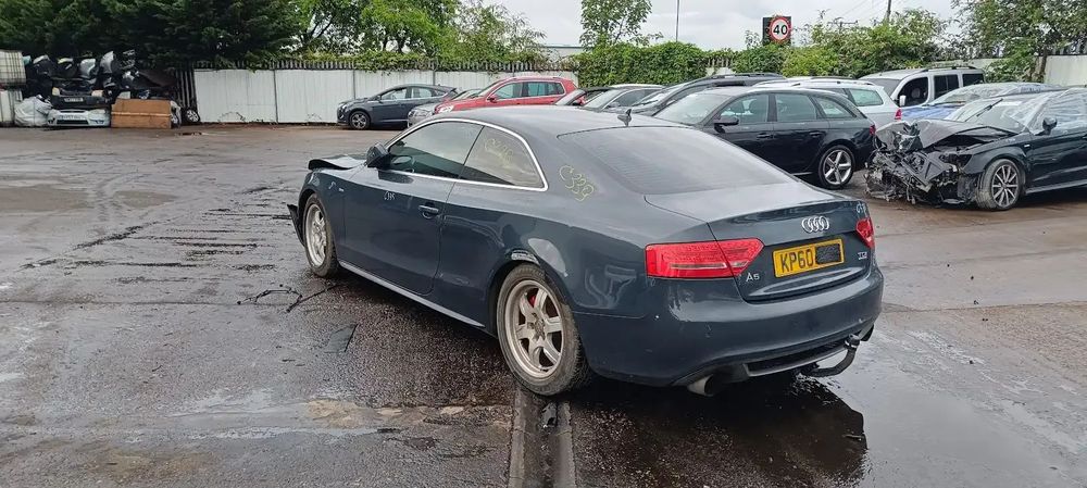 Dezmembrari / Dezmembrez Audi A5 3.0 CCWA cutie viteze MSC cod culoare LZ7H