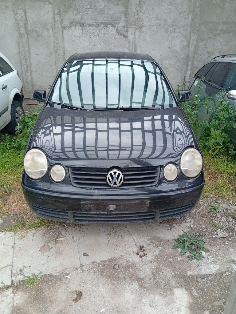 Dezmembrez Volkswagen polo 1.4 benzina an 2004 Orice piesa