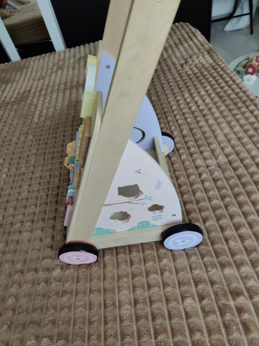 Vând antepremergator lemn