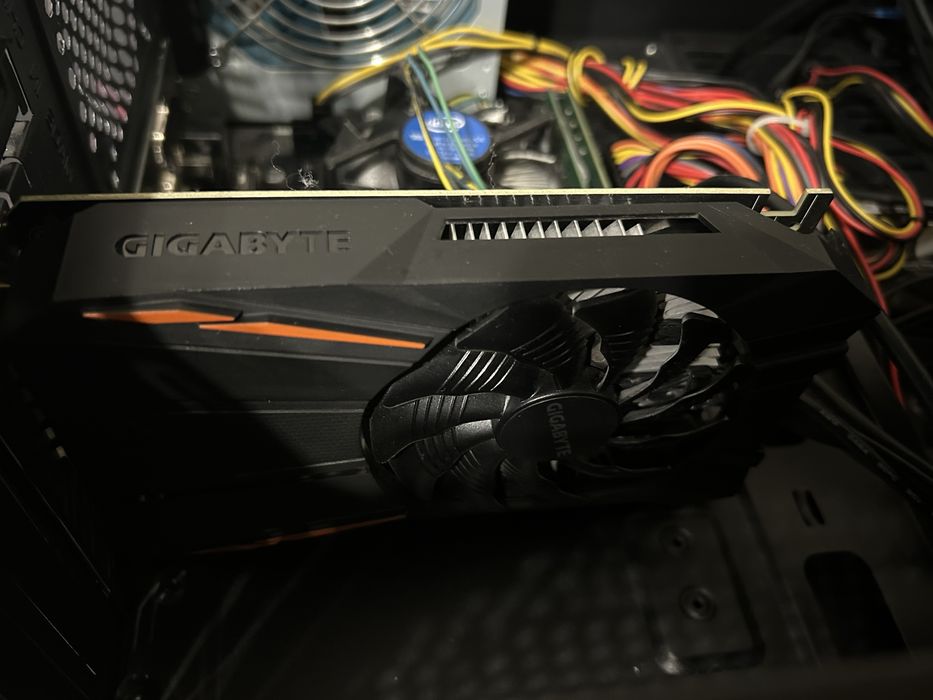 Gaming PC i3-10100F / GTX 1050 Ti / 16GB RAM / 500GB SSD