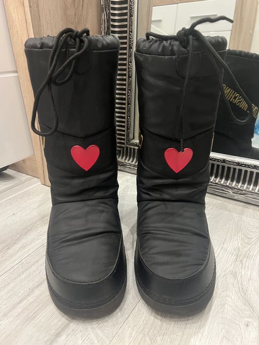 Апрески Moschino