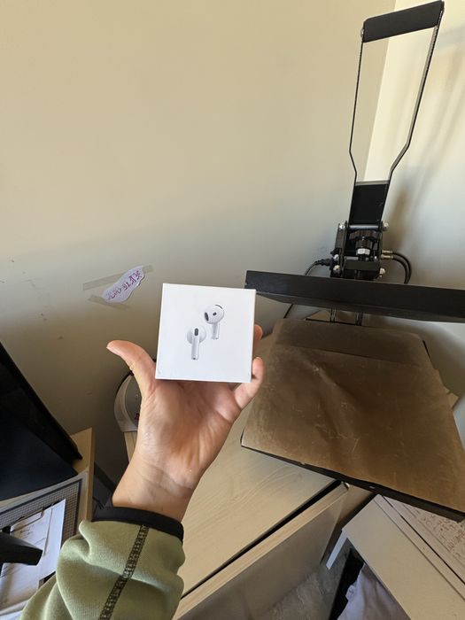 AirPods 4 Apple airpods