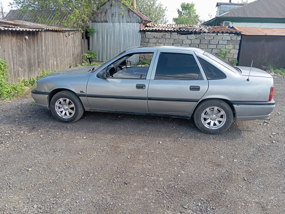 Продам Опель вектра а,1992,1.8