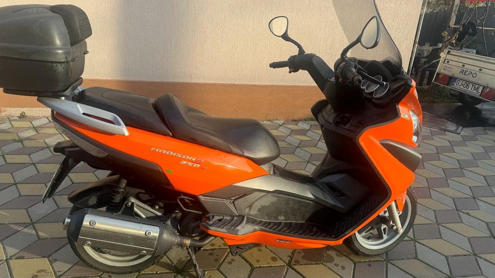 Scuter Malaguti Madison 3 250