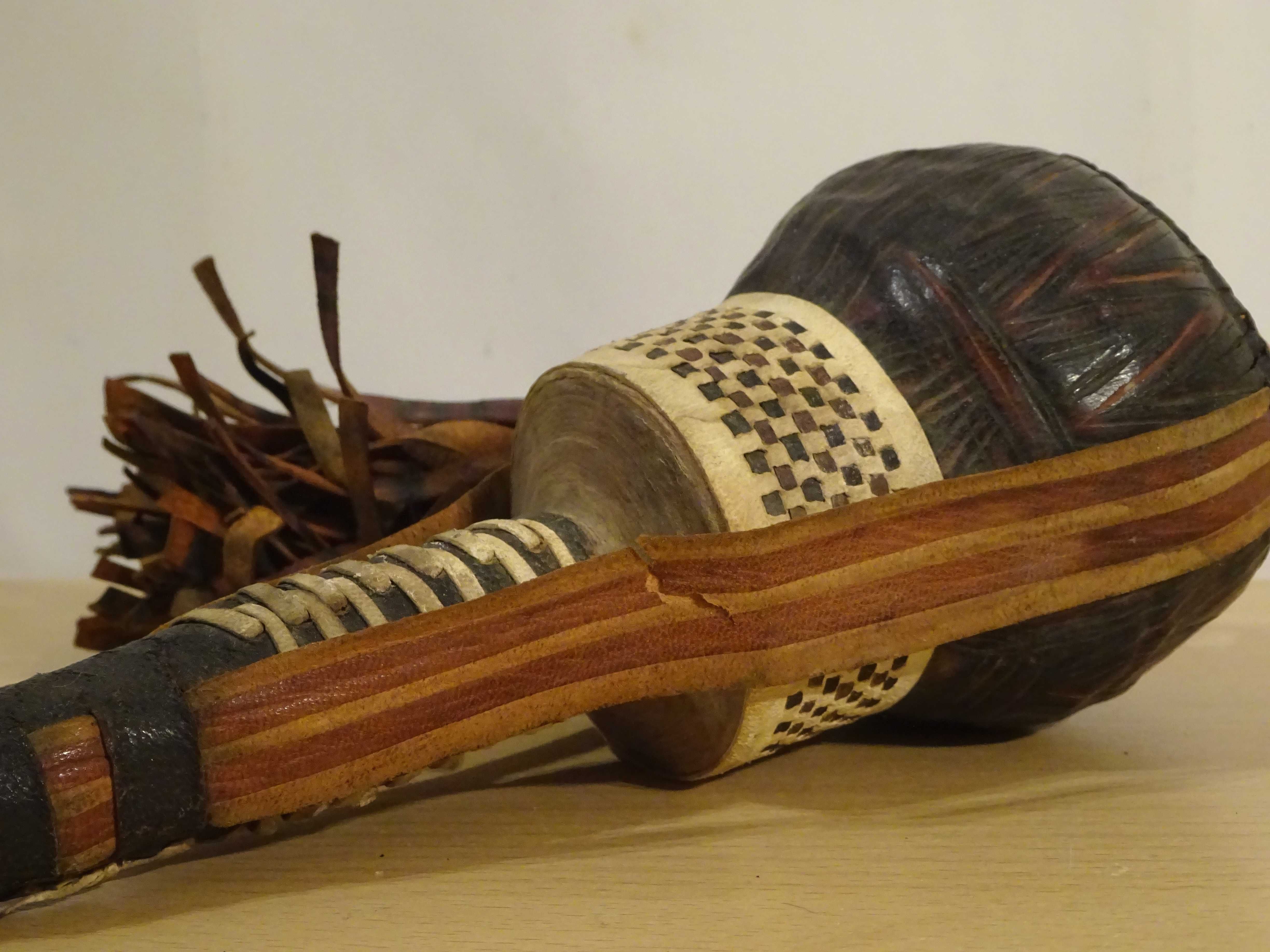 Obiect tribal African lucrat manual| vechi, RAR, de colectie