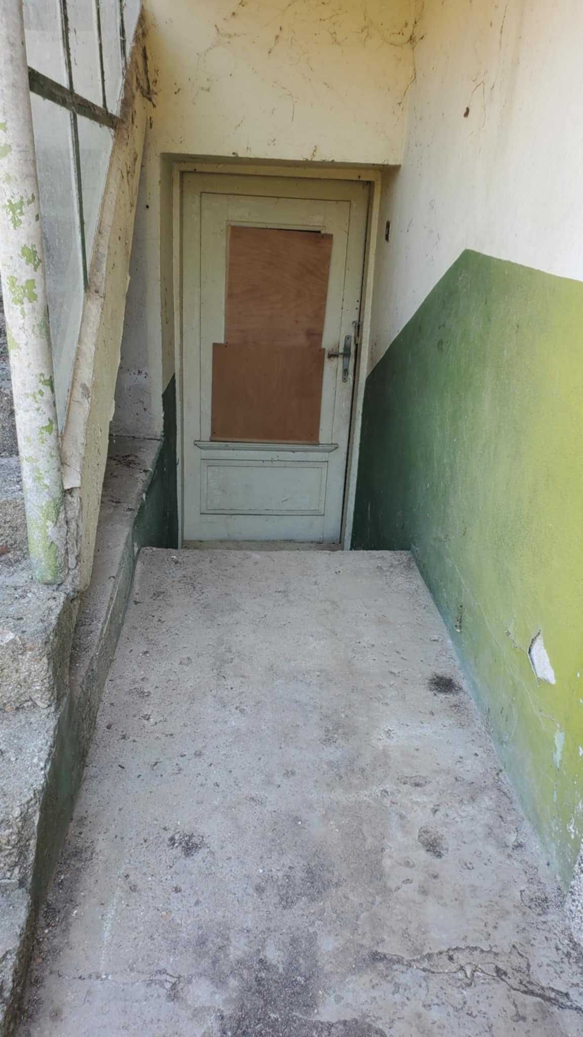 Двуетажна къща в добро състояние