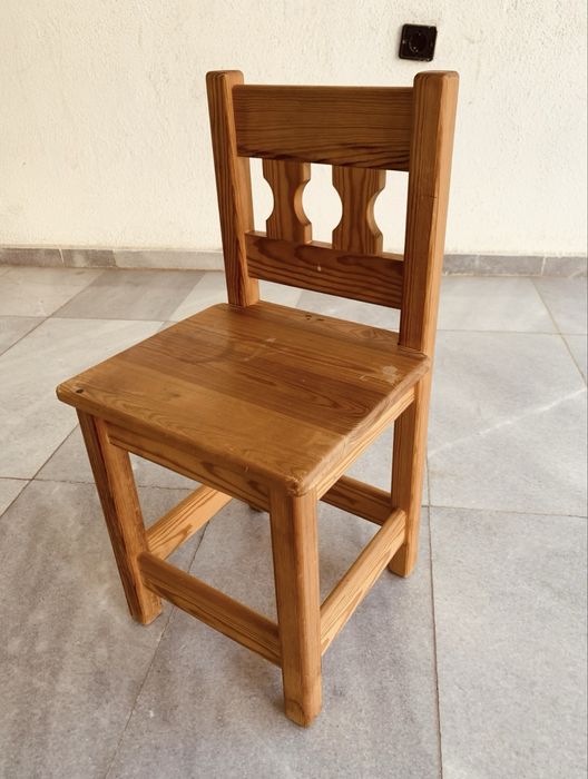 Ретро скандинавски детски стол – масивно дърво