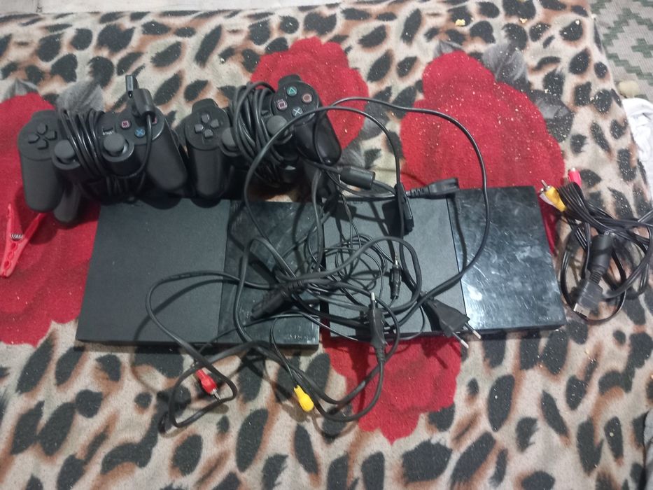 Продавам пс 2 и 4 консола