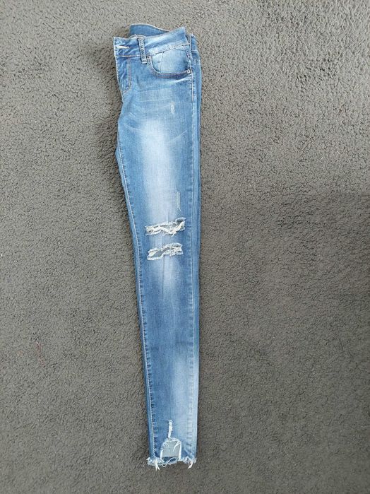 Pantaloni blugi damă