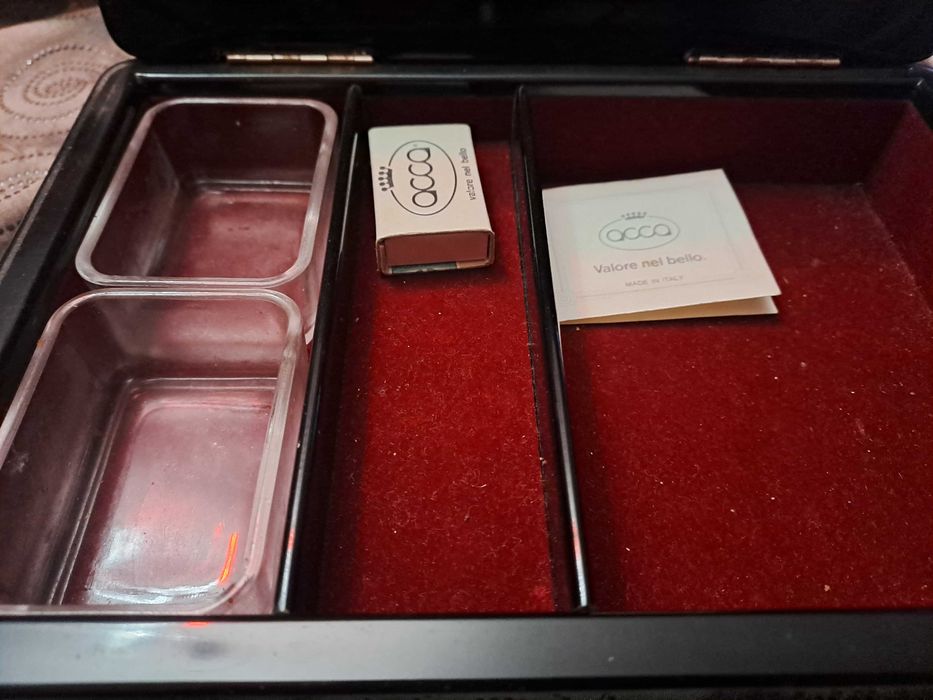 Дървена кутия за карти