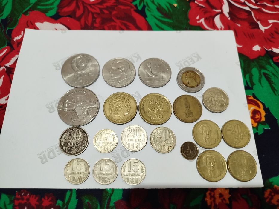 Разные монеты значки