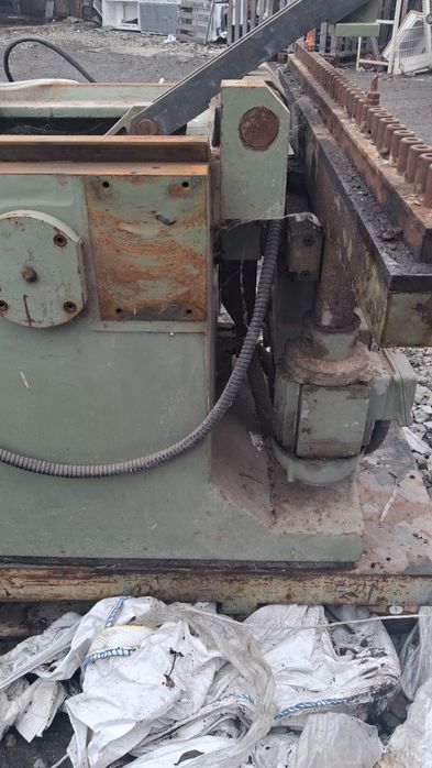 Masina frezat sau gaurit