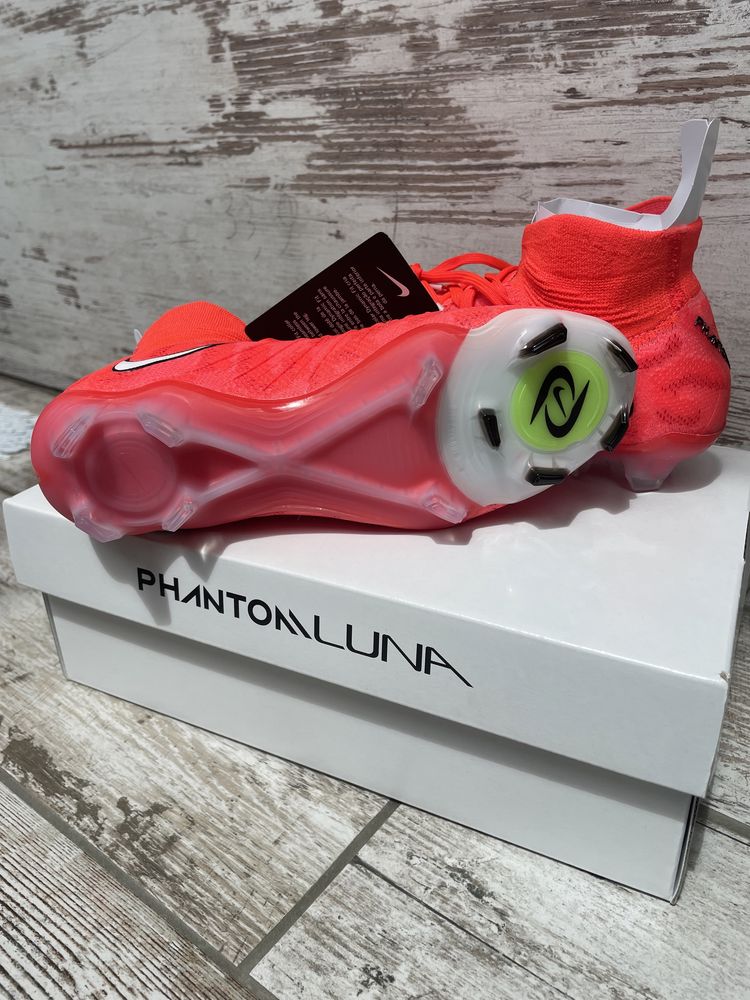 Футболни бутонки Nike Phantom Luna