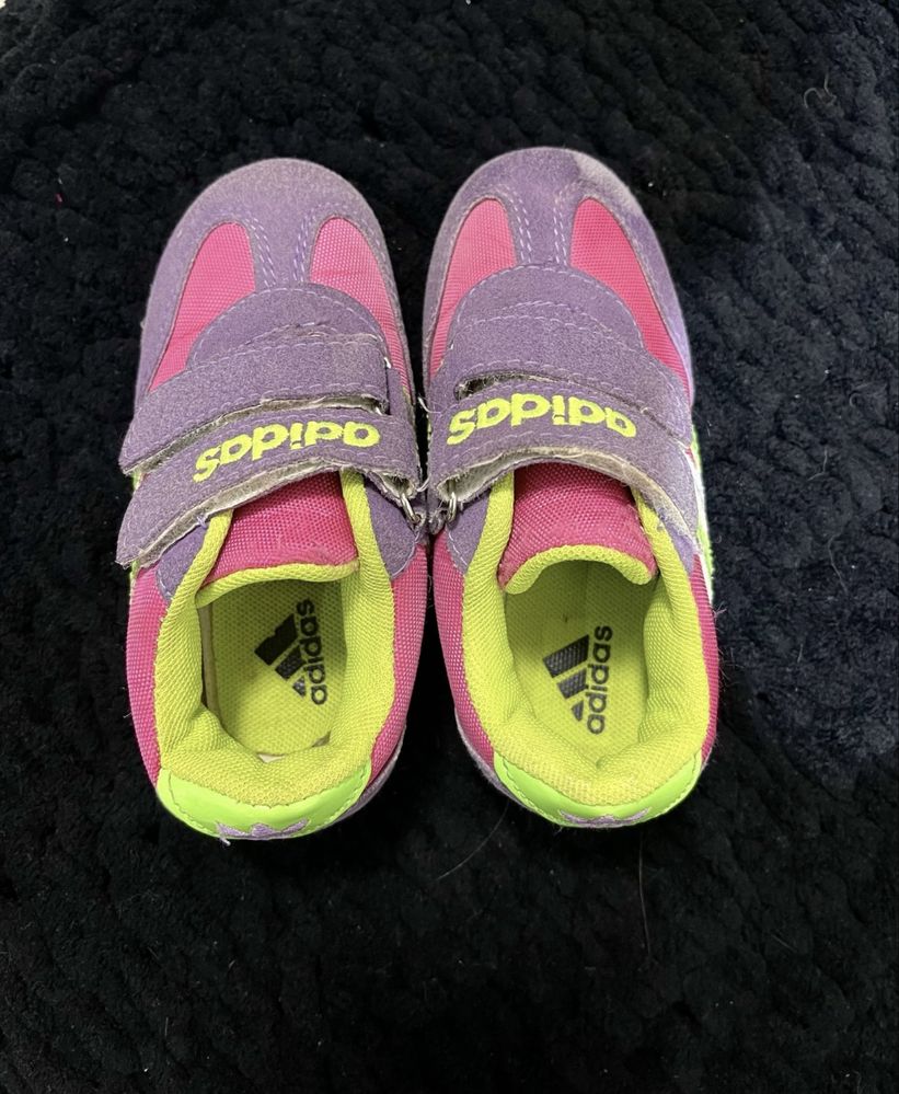 Детские кроссовки Adidas, размер 27