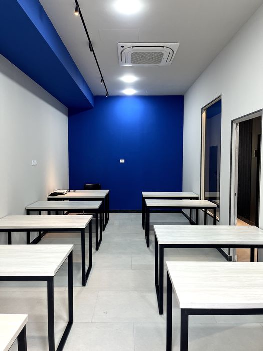 Офис на улице Сайрам (12 минут пешком от метро «Максима Горького»)