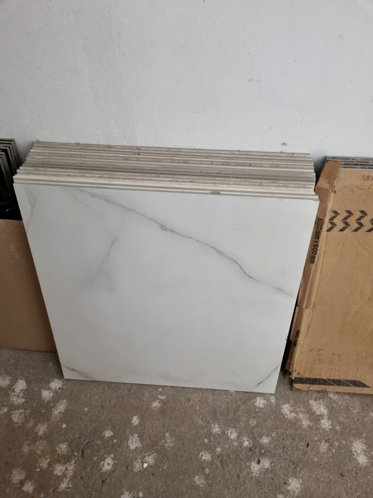Кафель 60×60 сотилади Донаси 35мин