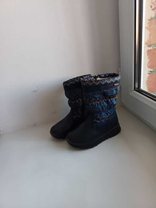 Продам детские зимние сапошки