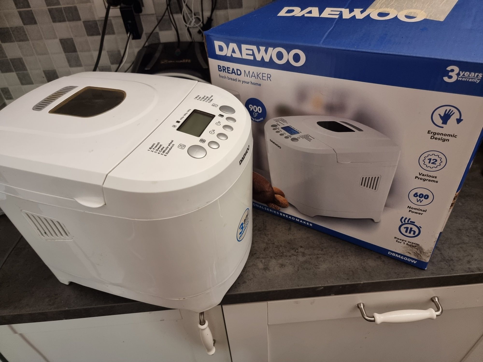 Masina de paine Daewoo DBM600B, 600 W, 900 g, 2 nivele de rumenire, 12