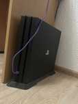 PS4 PRO 1 TB в птлично състояние