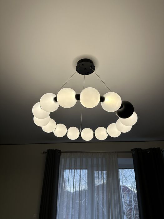 Продам 3 люстры новые