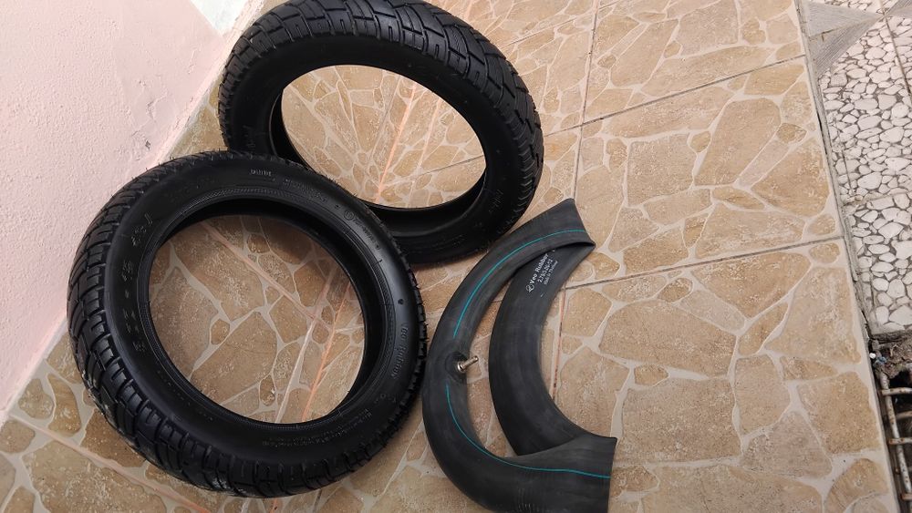 Cauciuc pentru tuc tuc triciclu plus o camera