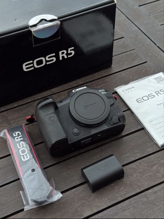 Canon r5 body full frame stare excelenta