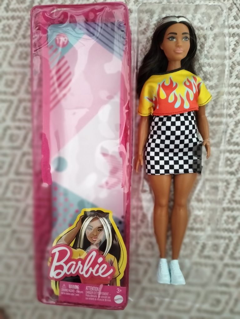 Păpușă Barbie fashionista