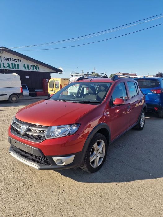 Dezmembram Dacia Sandero, an 2015, 1.5 DCI euro 5, cutie manuala