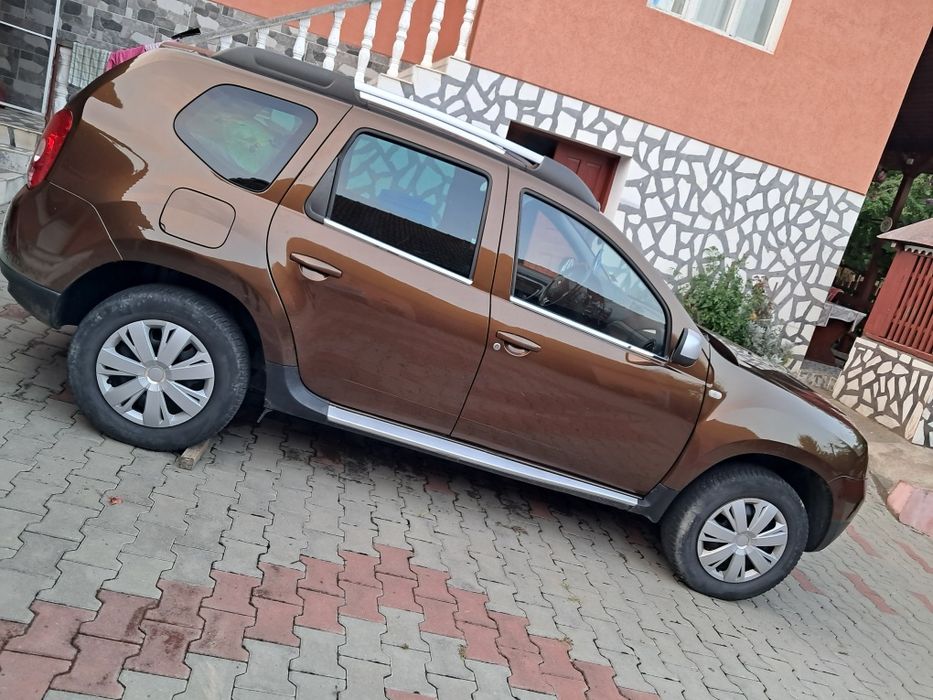 Vând Dacia DUSTER 2010