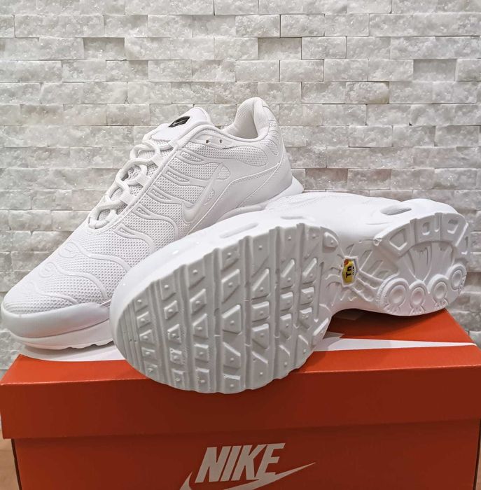 PROMO(43) Nike TN  Air max Plus  Tripple white