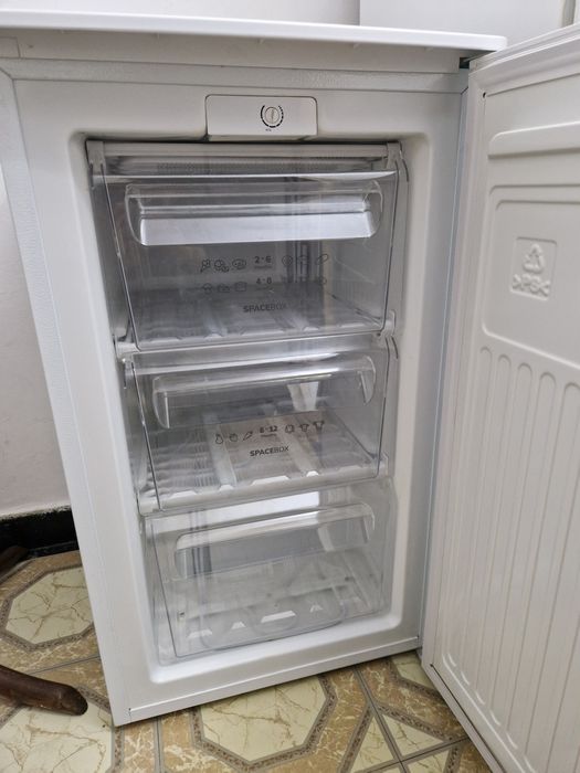 Vând congelator Gorenje