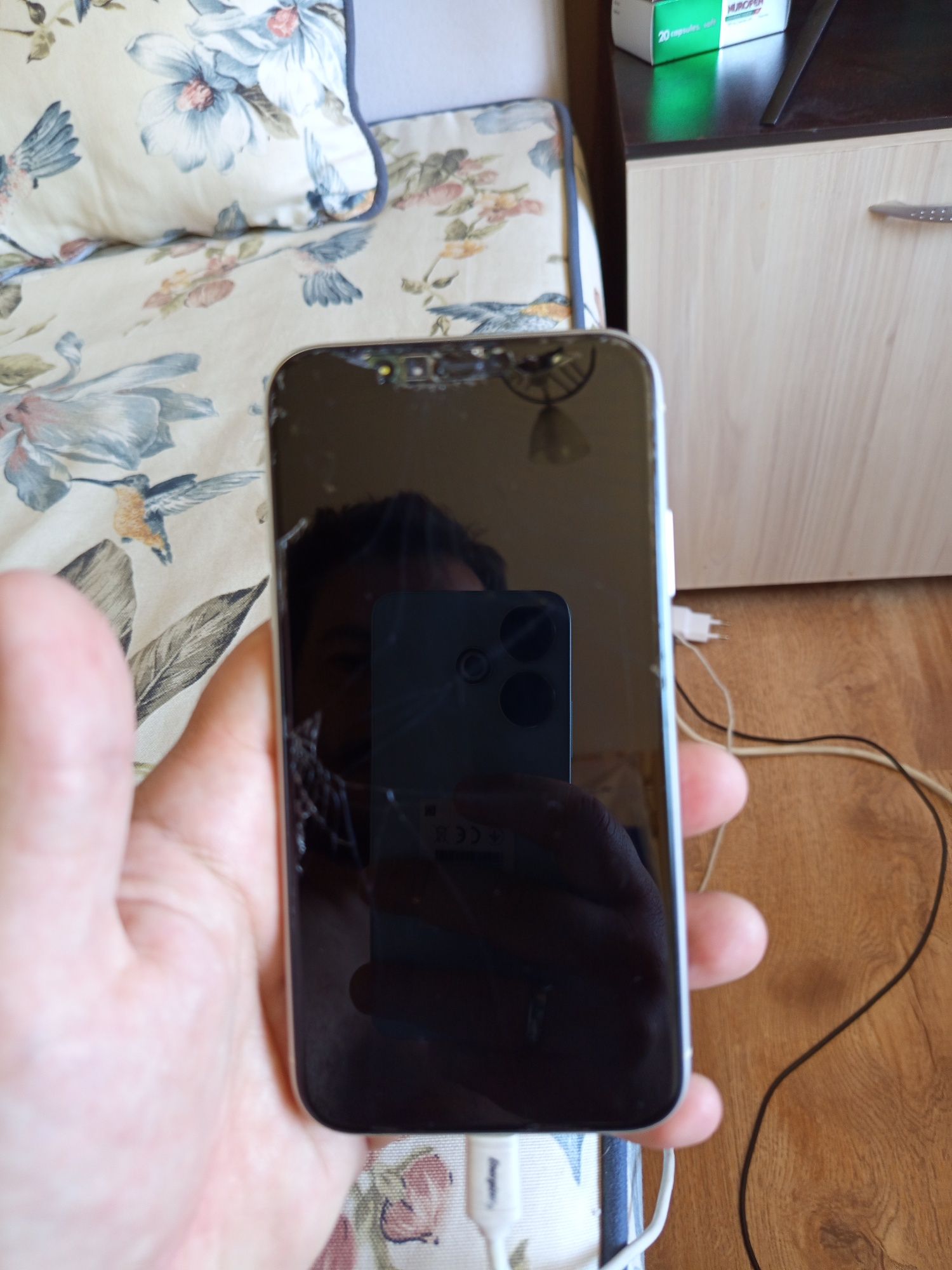iPhone 11  white