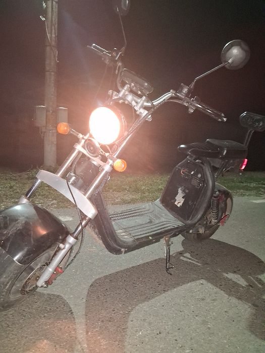 Vând scuter electric motor 1500w km/h 50,negociabil