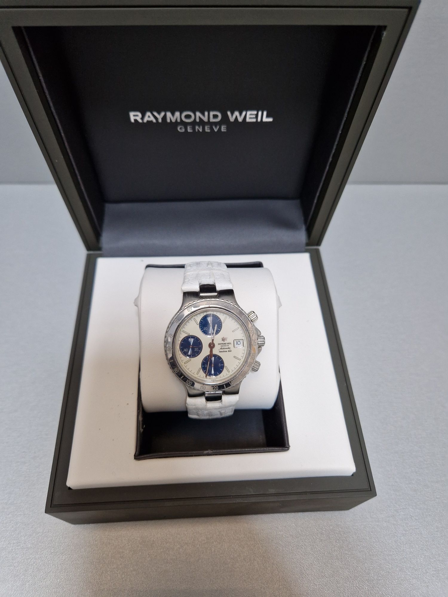 Raymond weil  amadeus 200 automatic