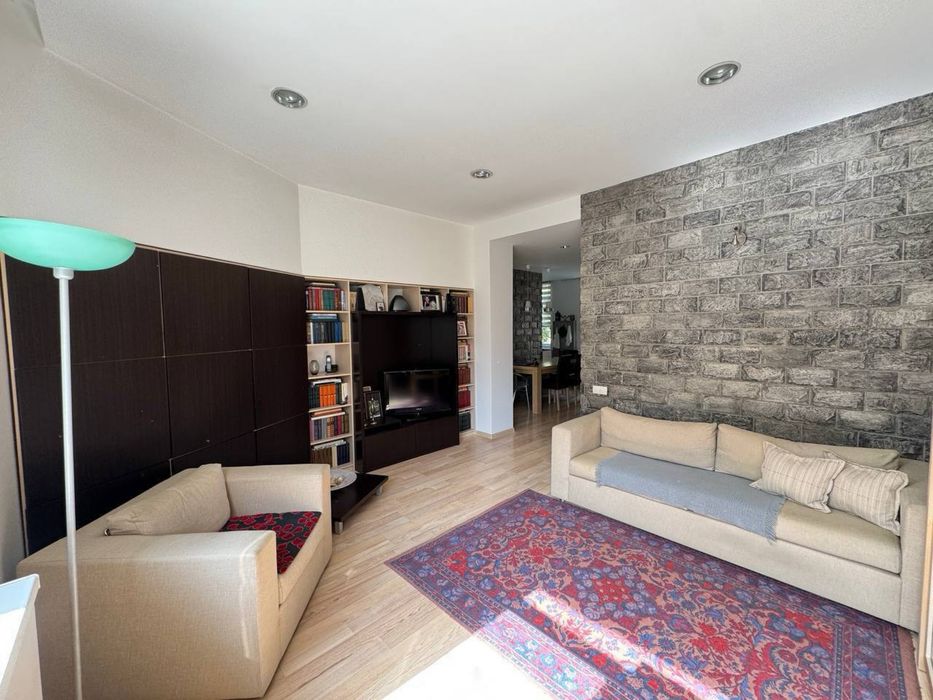 Квартира  кафе Bon  Ул. Чехова 3/3/3 74 кв.м