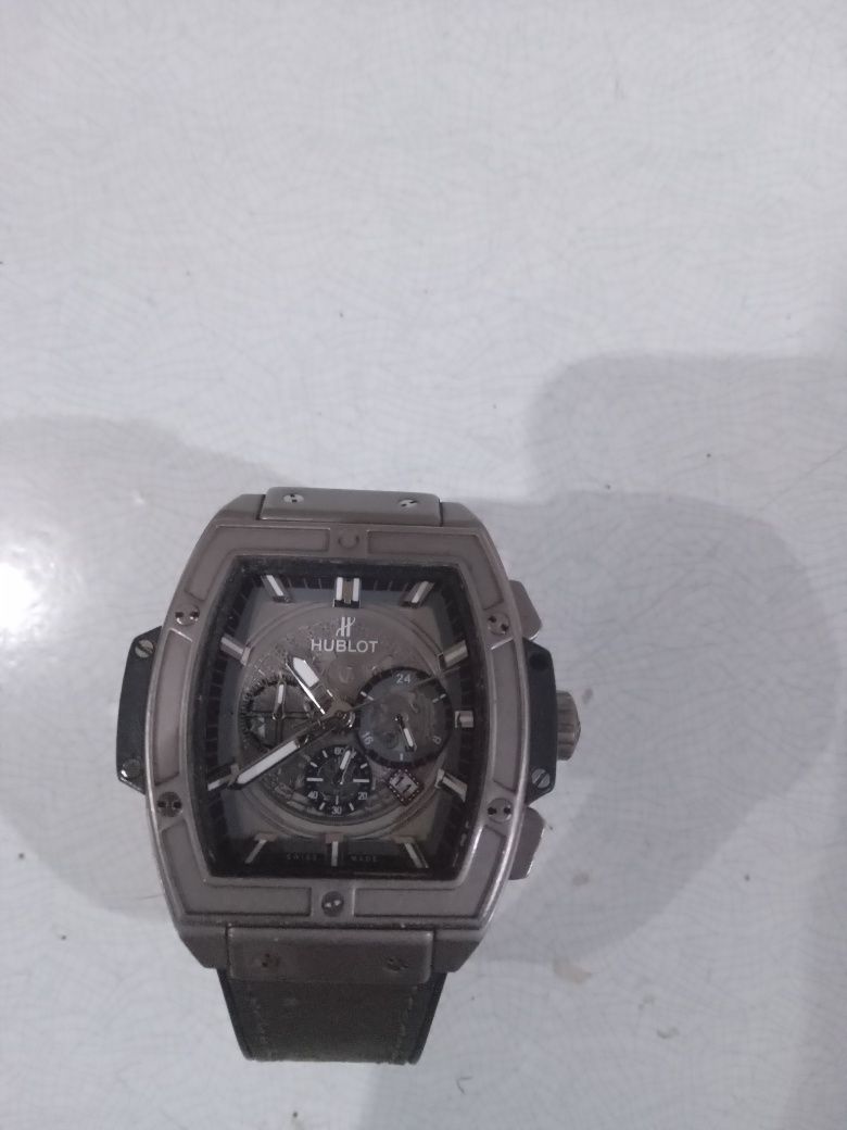 HUBLOT QUL SOATI holati urta