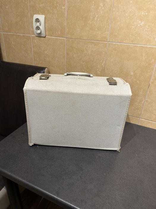 Masina de cusut festonat cu butoniere HUSQVARNA Germania