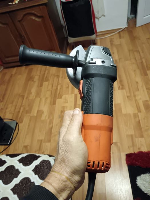 Vând Bormașină  și flex  perfecta  stare de funcționare